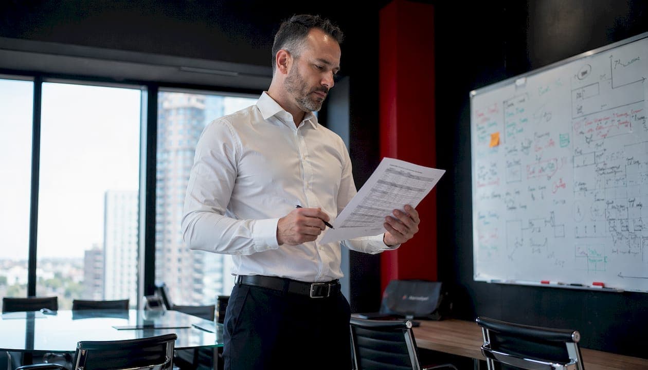 Horaires surveillance programmée entreprise : guide 2026